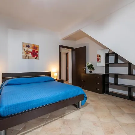 Giulia Piccola Casa de Férias